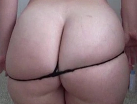 Juicy round ass amateur dildos her ass hole