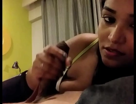 Indian sexy girl sucking her boy friend cock