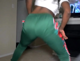 Sisters cant stop twerking and get butt naked part 1